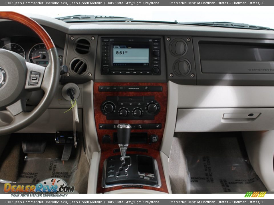 2007 Jeep Commander Overland 4x4 Jeep Green Metallic / Dark Slate Gray/Light Graystone Photo #9