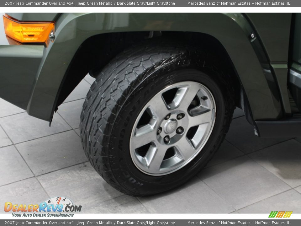 2007 Jeep Commander Overland 4x4 Jeep Green Metallic / Dark Slate Gray/Light Graystone Photo #28