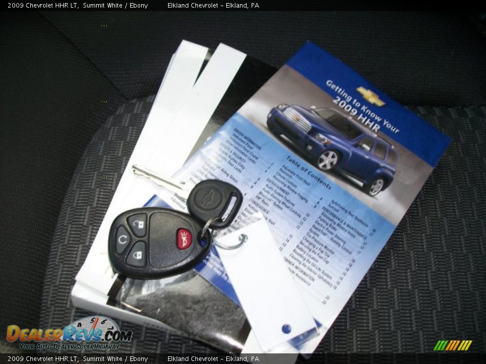 2009 Chevrolet HHR LT Summit White / Ebony Photo #28