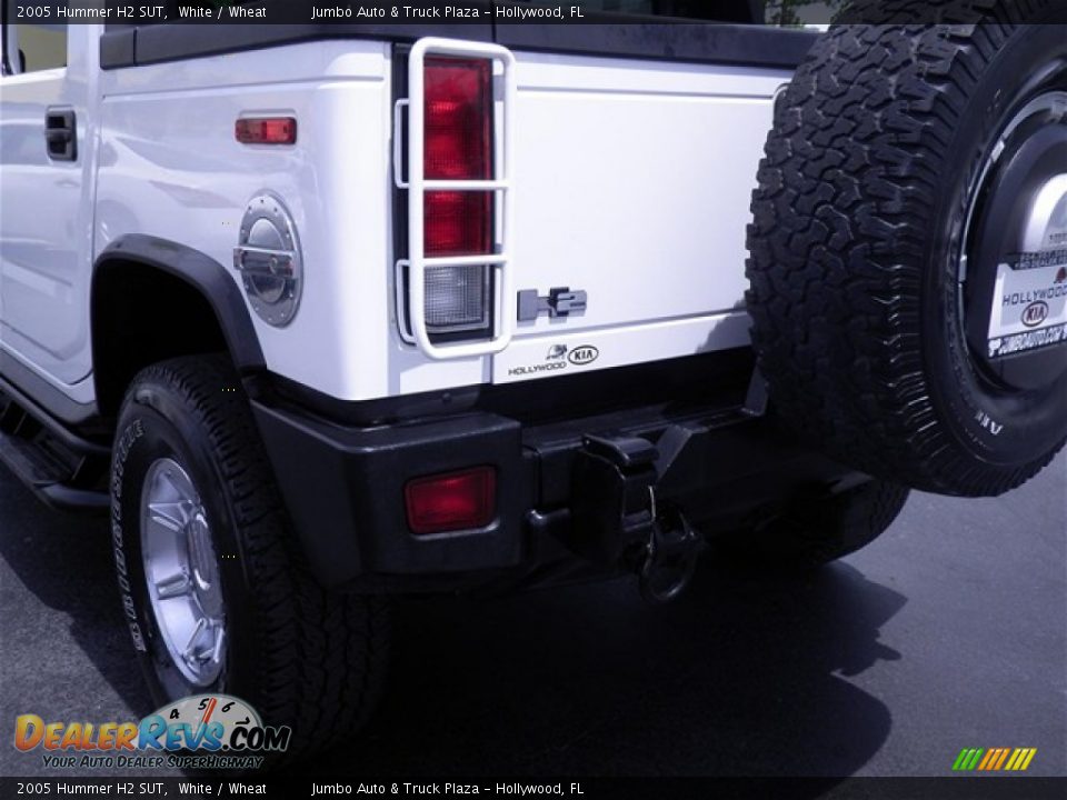 2005 Hummer H2 SUT White / Wheat Photo #10