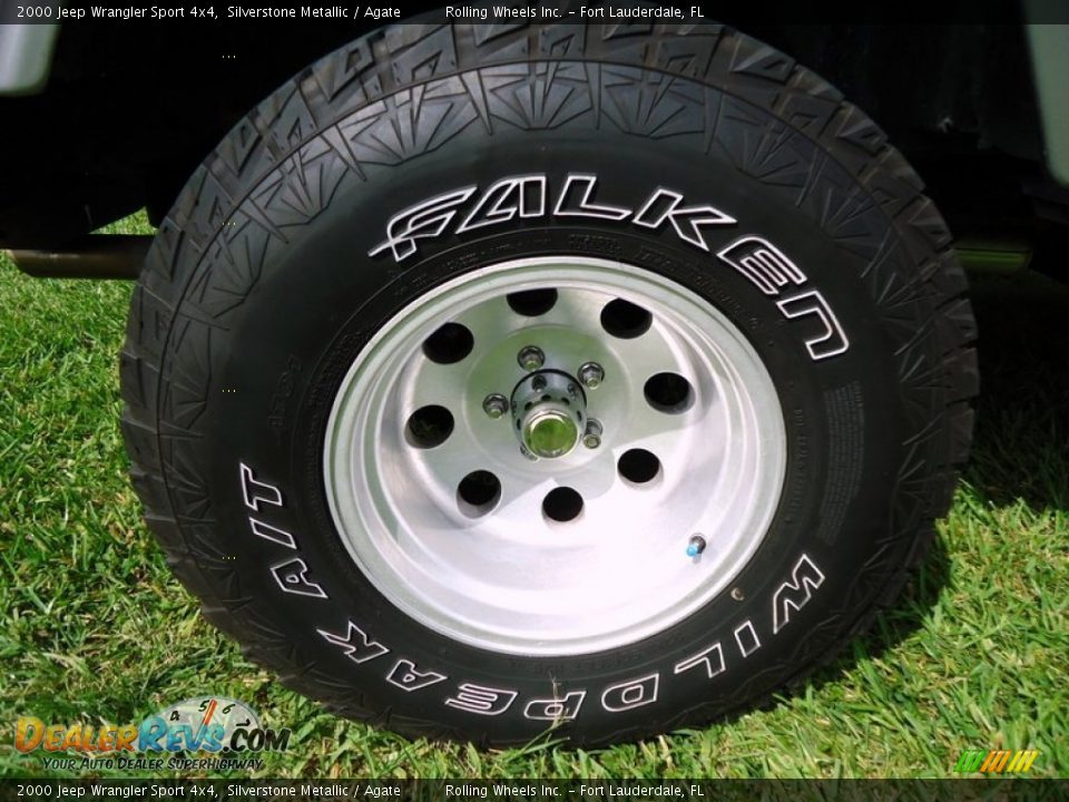 Controls of 2000 Jeep Wrangler Sport 4x4 Photo #24