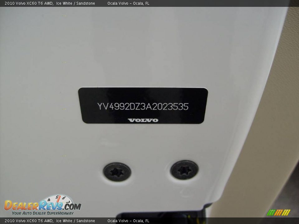 2010 Volvo XC60 T6 AWD Ice White / Sandstone Photo #11
