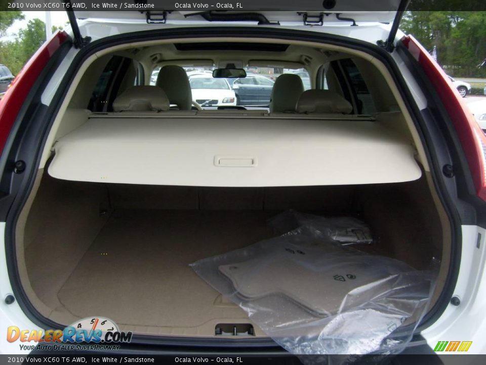 2010 Volvo XC60 T6 AWD Ice White / Sandstone Photo #24