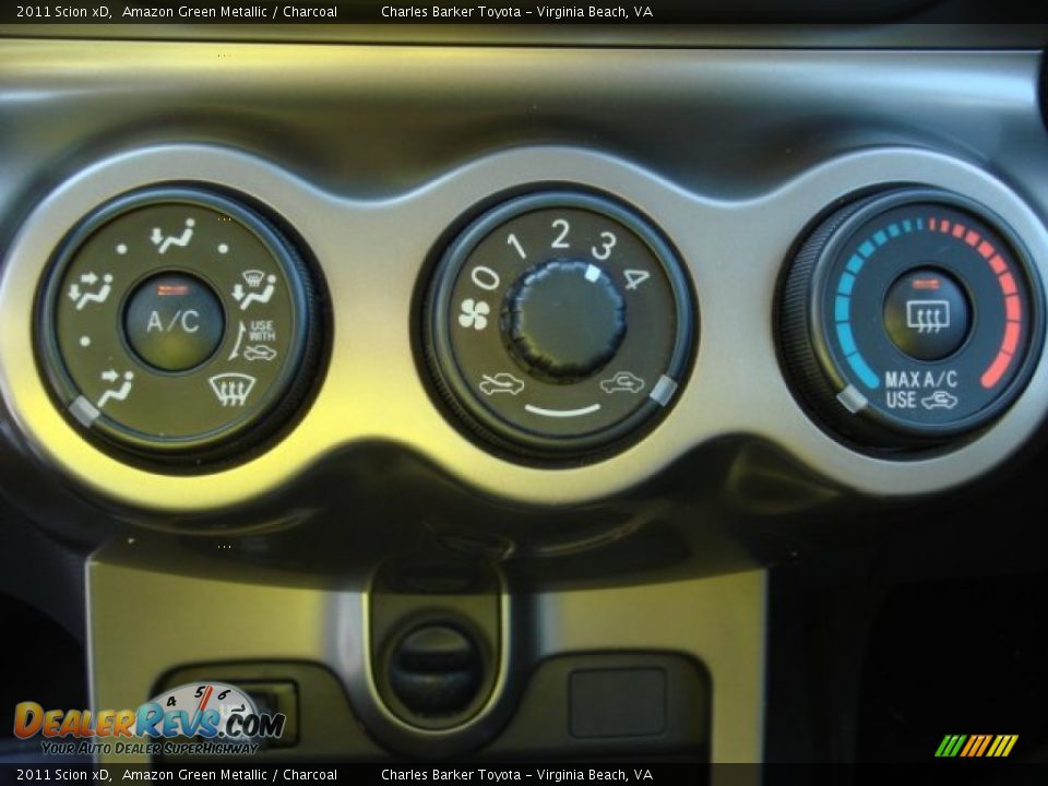 Controls of 2011 Scion xD  Photo #15