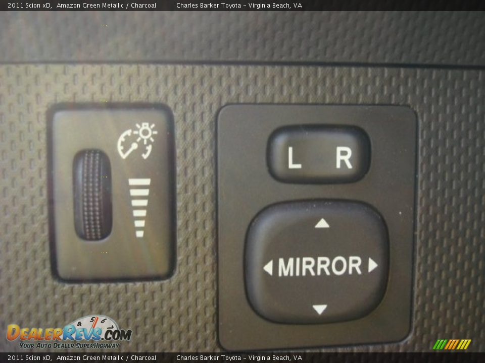 Controls of 2011 Scion xD  Photo #18