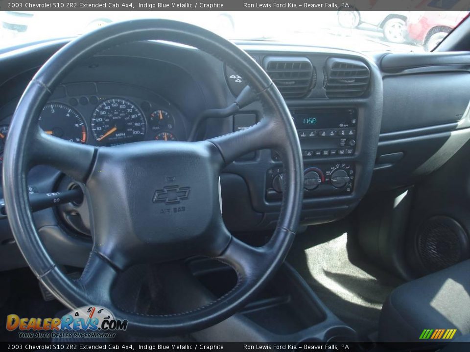 2003 Chevrolet S10 ZR2 Extended Cab 4x4 Indigo Blue Metallic / Graphite Photo #20