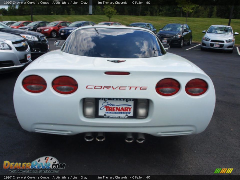 1997 Chevrolet Corvette Coupe Arctic White / Light Gray Photo #6