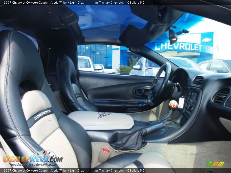 Light Gray Interior - 1997 Chevrolet Corvette Coupe Photo #9