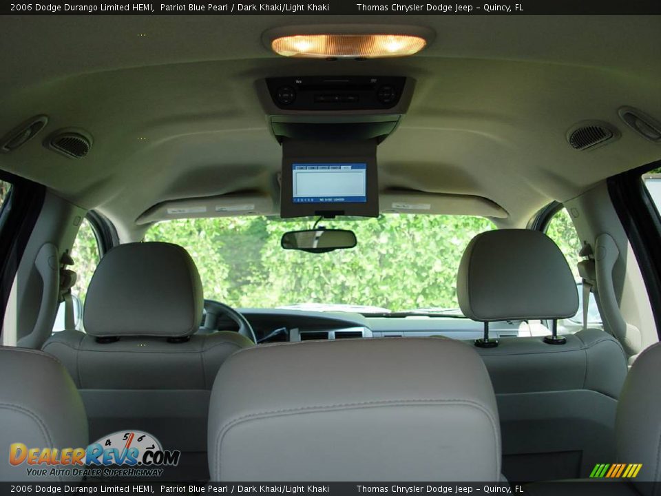 2006 Dodge Durango Limited HEMI Patriot Blue Pearl / Dark Khaki/Light Khaki Photo #16