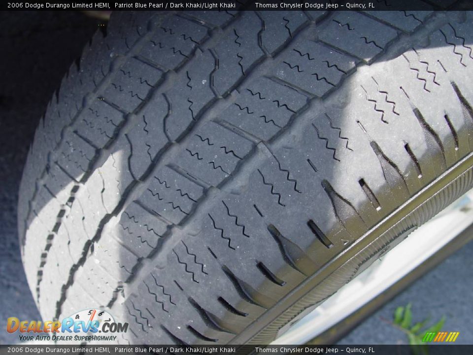 2006 Dodge Durango Limited HEMI Patriot Blue Pearl / Dark Khaki/Light Khaki Photo #20