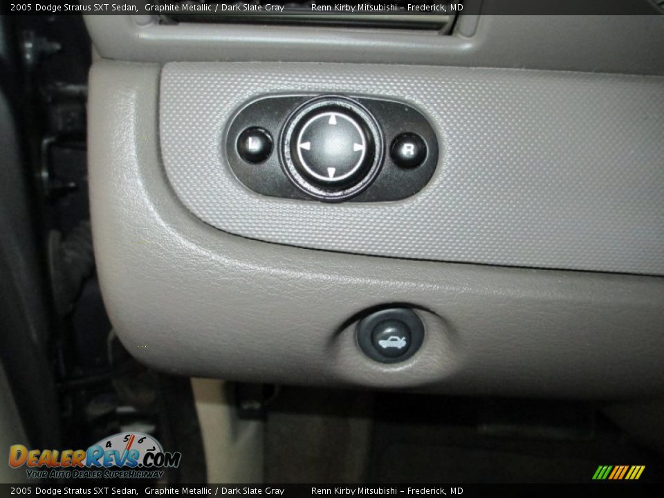 2005 Dodge Stratus SXT Sedan Graphite Metallic / Dark Slate Gray Photo #14