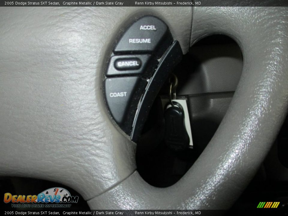 2005 Dodge Stratus SXT Sedan Graphite Metallic / Dark Slate Gray Photo #16