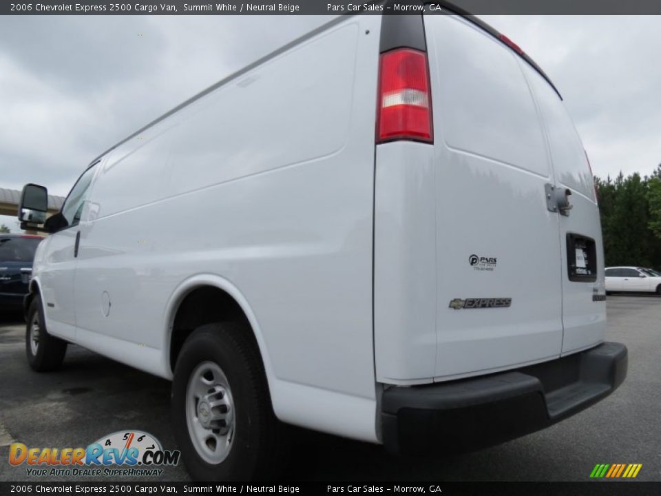 2006 Chevrolet Express 2500 Cargo Van Summit White / Neutral Beige Photo #2