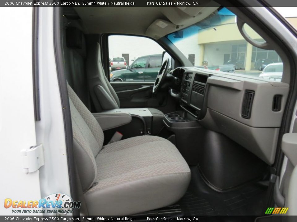 2006 Chevrolet Express 2500 Cargo Van Summit White / Neutral Beige Photo #8