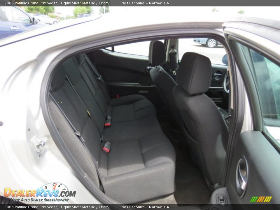 2006 Pontiac Grand Prix Sedan Liquid Silver Metallic / Ebony Photo #9