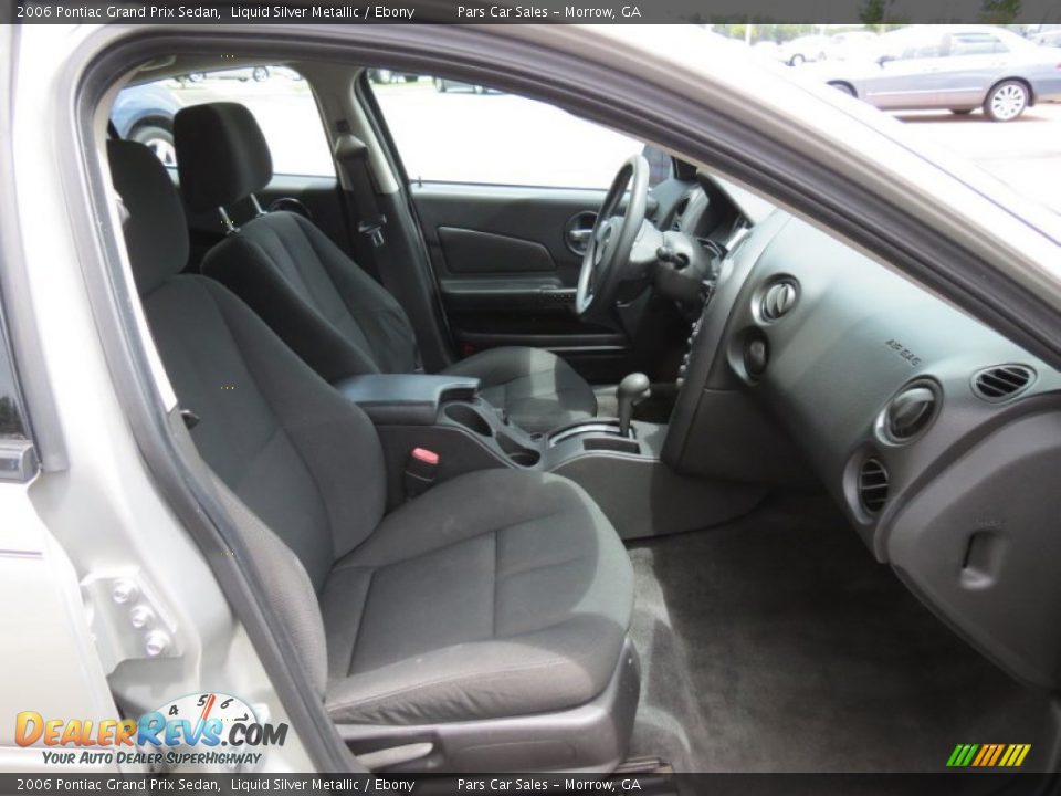 2006 Pontiac Grand Prix Sedan Liquid Silver Metallic / Ebony Photo #10