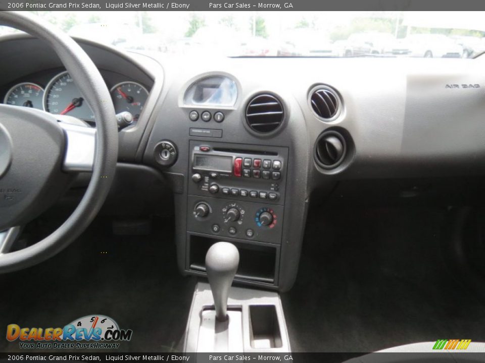 2006 Pontiac Grand Prix Sedan Liquid Silver Metallic / Ebony Photo #11
