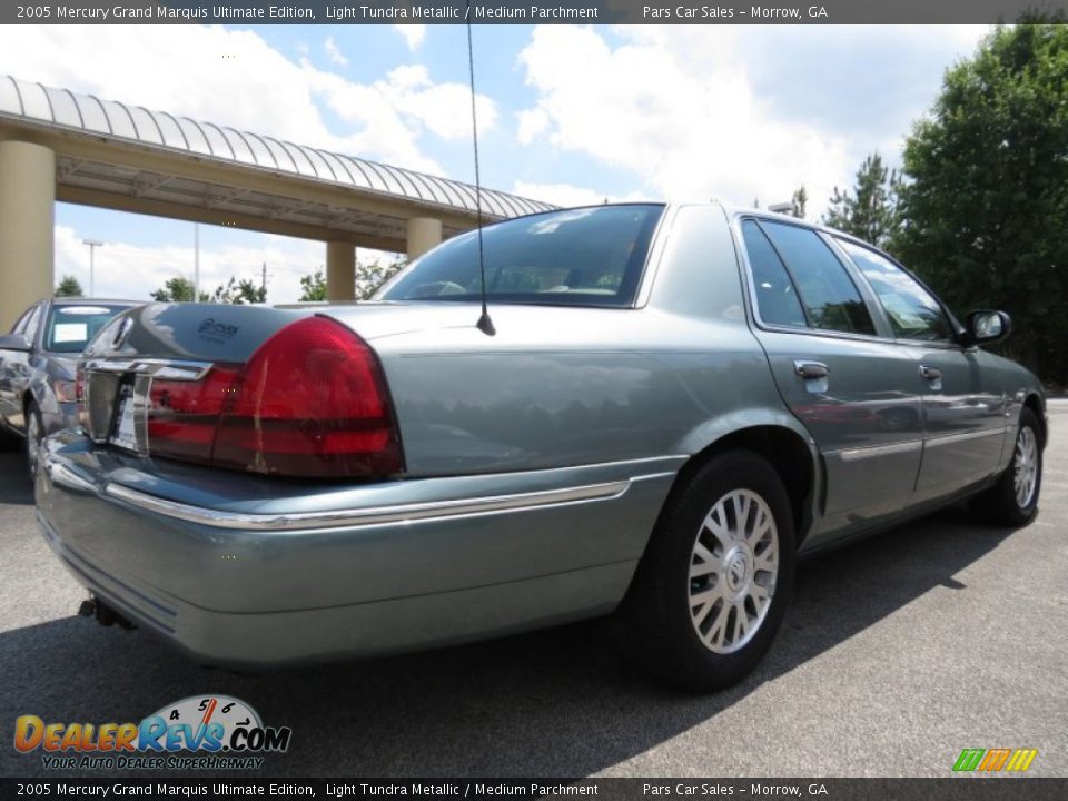2005 Mercury Grand Marquis Ultimate Edition Light Tundra Metallic / Medium Parchment Photo #3