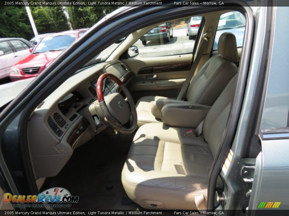 2005 Mercury Grand Marquis Ultimate Edition Light Tundra Metallic / Medium Parchment Photo #6