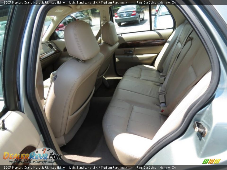 Medium Parchment Interior - 2005 Mercury Grand Marquis Ultimate Edition Photo #8