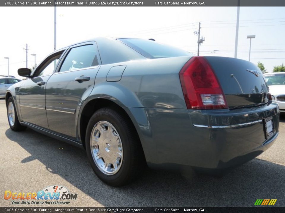 2005 Chrysler 300 Touring Magnesium Pearl / Dark Slate Gray/Light Graystone Photo #2