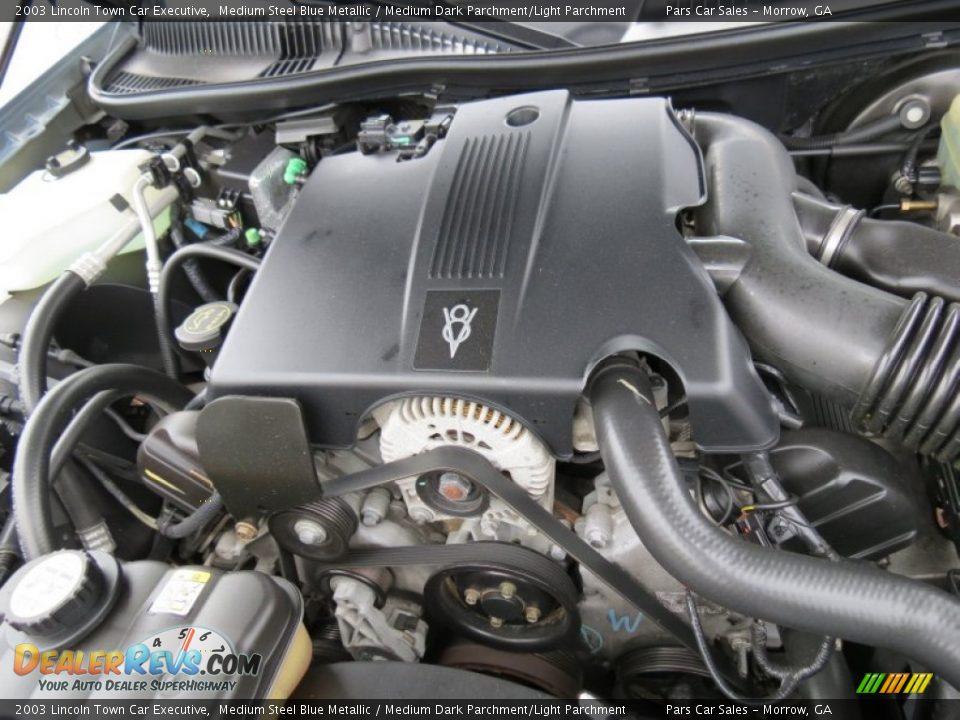 2003 Lincoln Town Car Executive Medium Steel Blue Metallic / Medium Dark Parchment/Light Parchment Photo #13