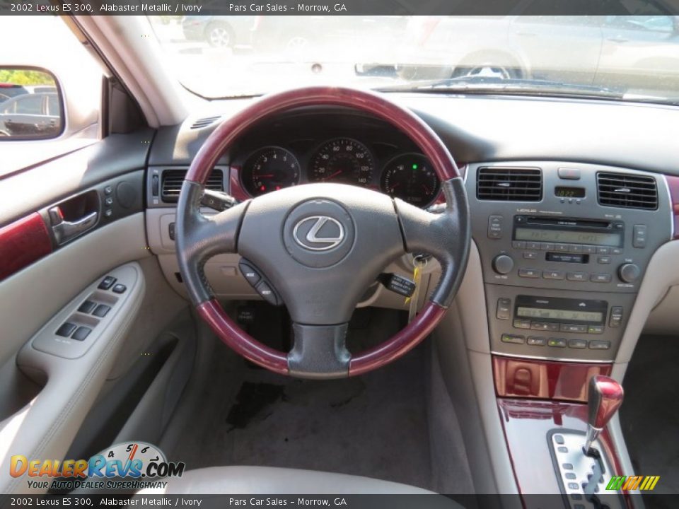 Dashboard of 2002 Lexus ES 300 Photo #13