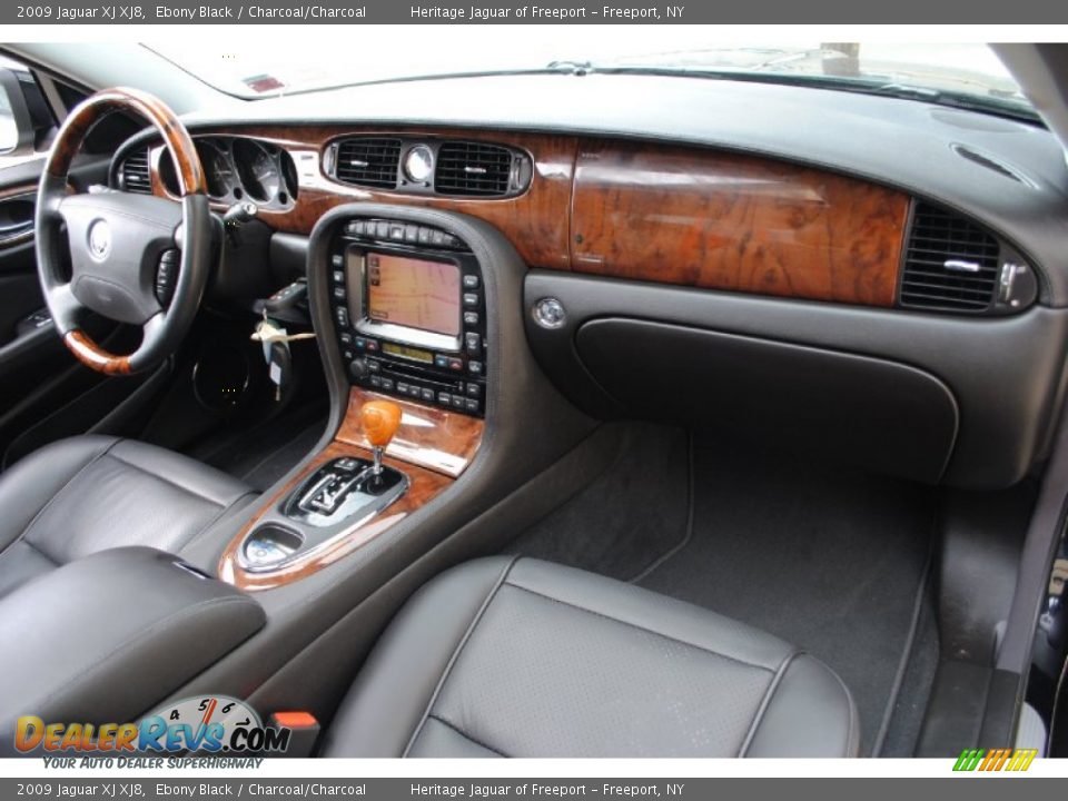 Dashboard of 2009 Jaguar XJ XJ8 Photo #9