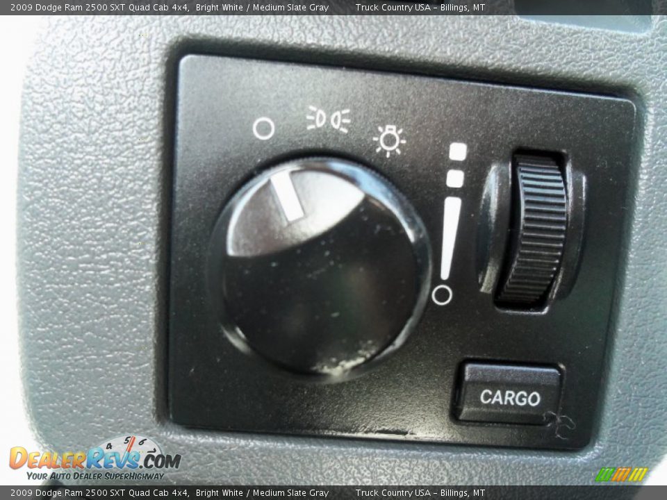 2009 Dodge Ram 2500 SXT Quad Cab 4x4 Bright White / Medium Slate Gray Photo #9