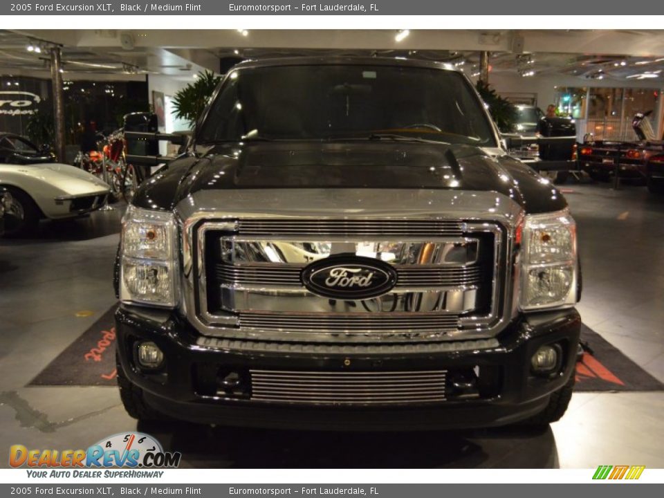 2005 Ford Excursion XLT Black / Medium Flint Photo #2