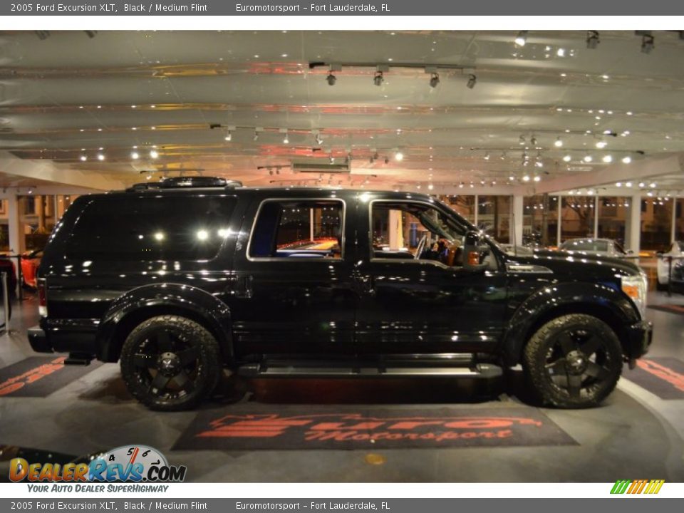 2005 Ford Excursion XLT Black / Medium Flint Photo #7