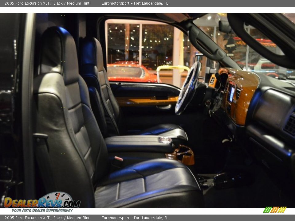 2005 Ford Excursion XLT Black / Medium Flint Photo #8