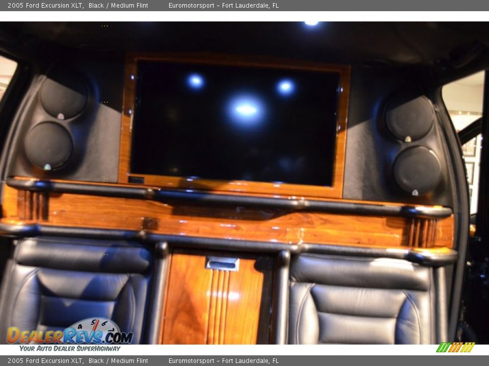 2005 Ford Excursion XLT Black / Medium Flint Photo #13