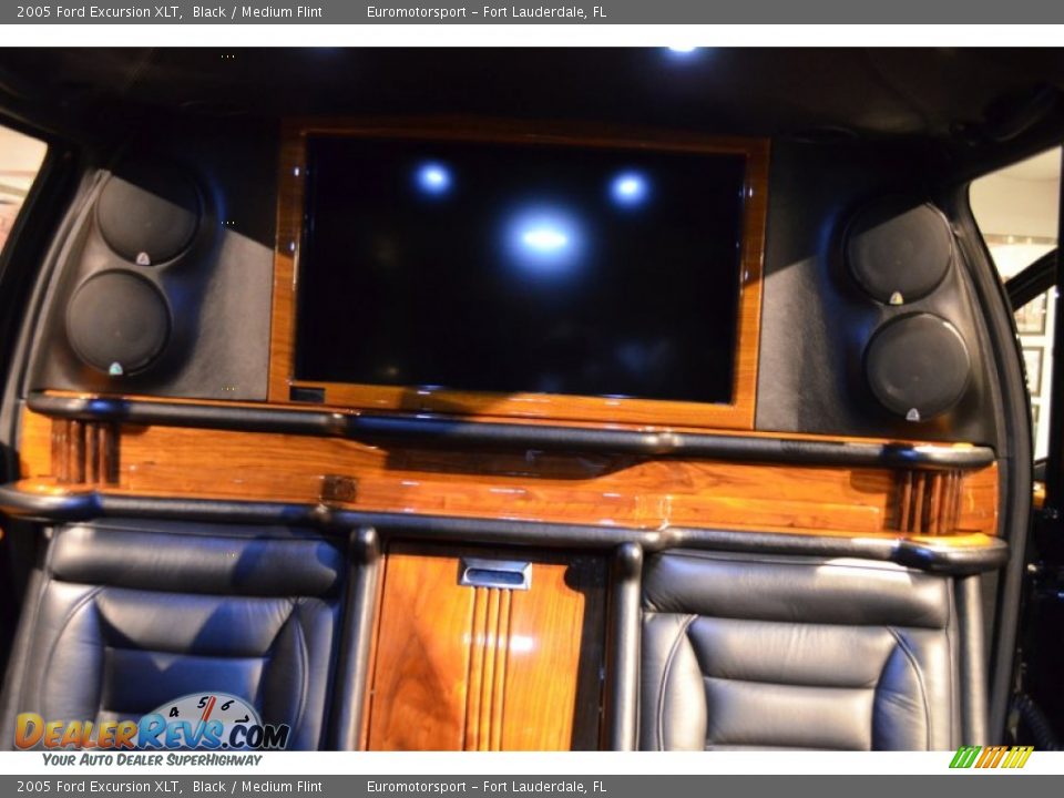 2005 Ford Excursion XLT Black / Medium Flint Photo #14