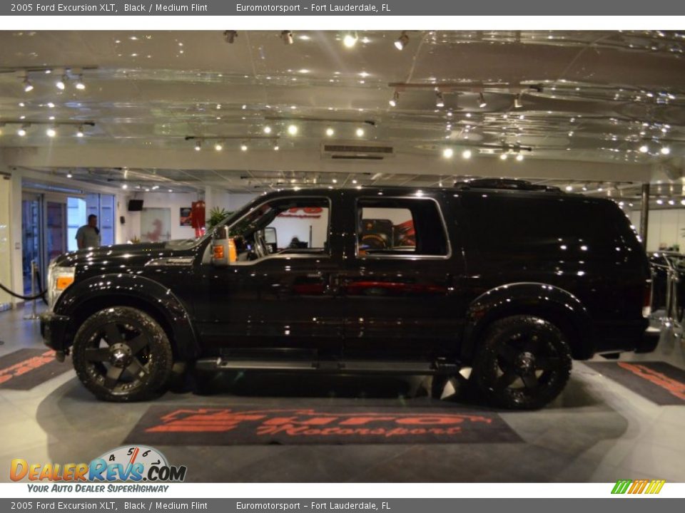 2005 Ford Excursion XLT Black / Medium Flint Photo #16