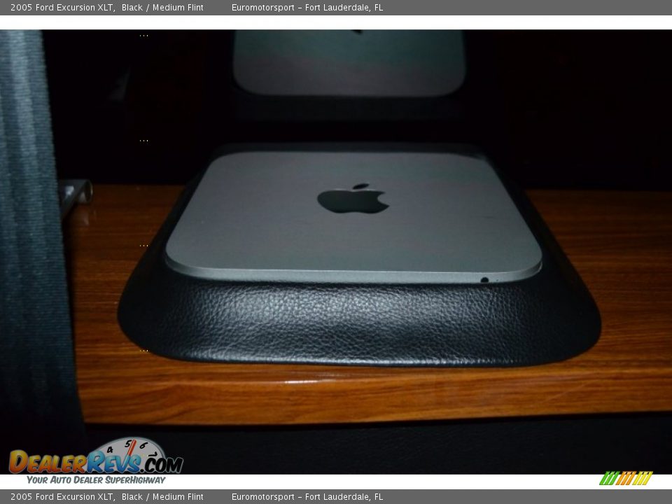 2005 Ford Excursion XLT Black / Medium Flint Photo #17