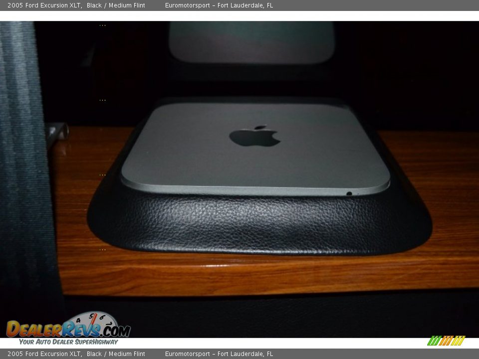 2005 Ford Excursion XLT Black / Medium Flint Photo #18