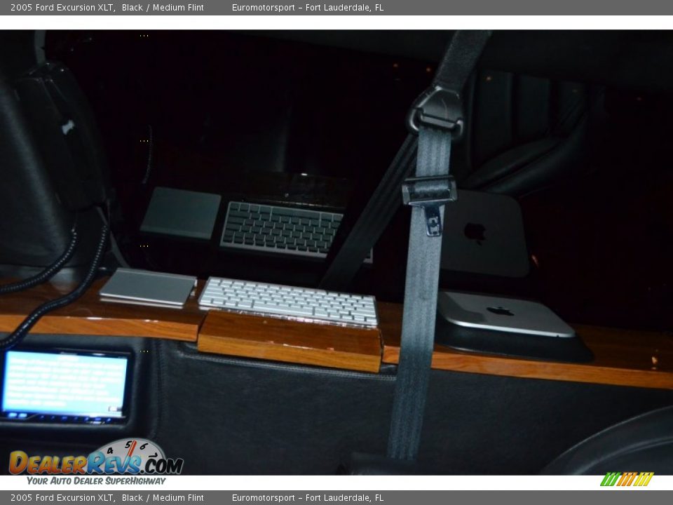 2005 Ford Excursion XLT Black / Medium Flint Photo #19