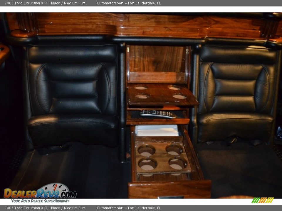 2005 Ford Excursion XLT Black / Medium Flint Photo #22