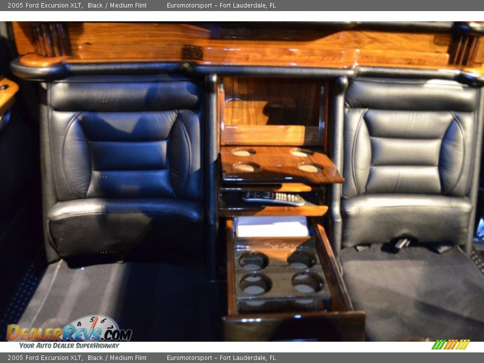 2005 Ford Excursion XLT Black / Medium Flint Photo #23