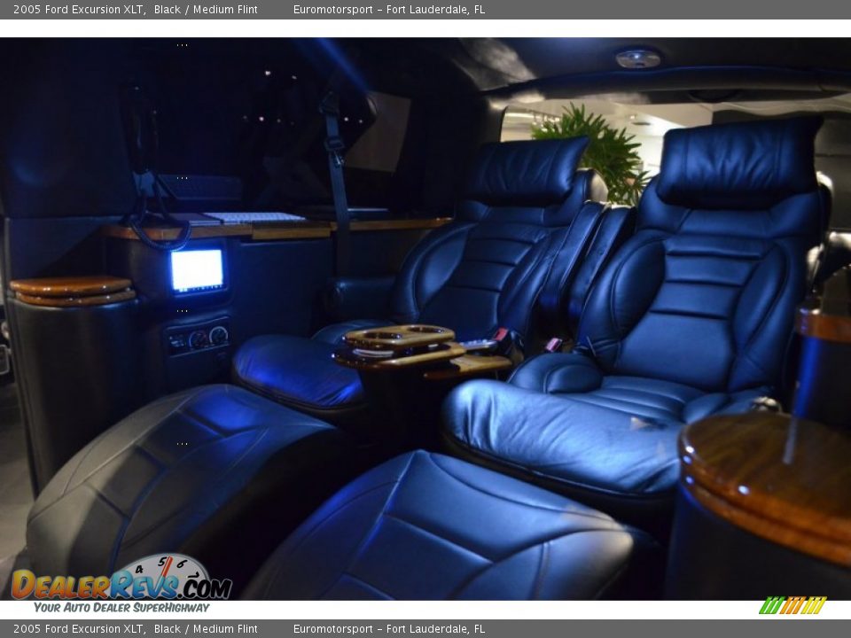 2005 Ford Excursion XLT Black / Medium Flint Photo #29