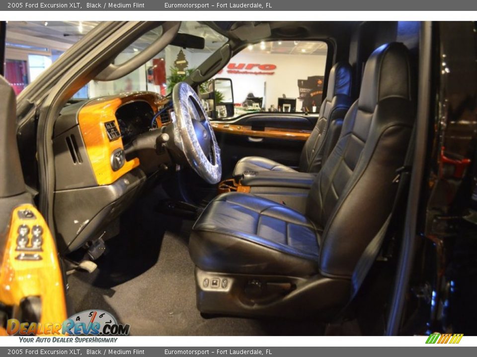 2005 Ford Excursion XLT Black / Medium Flint Photo #33