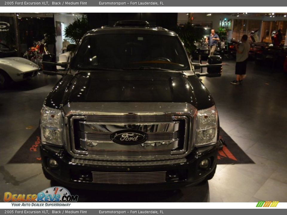 2005 Ford Excursion XLT Black / Medium Flint Photo #35