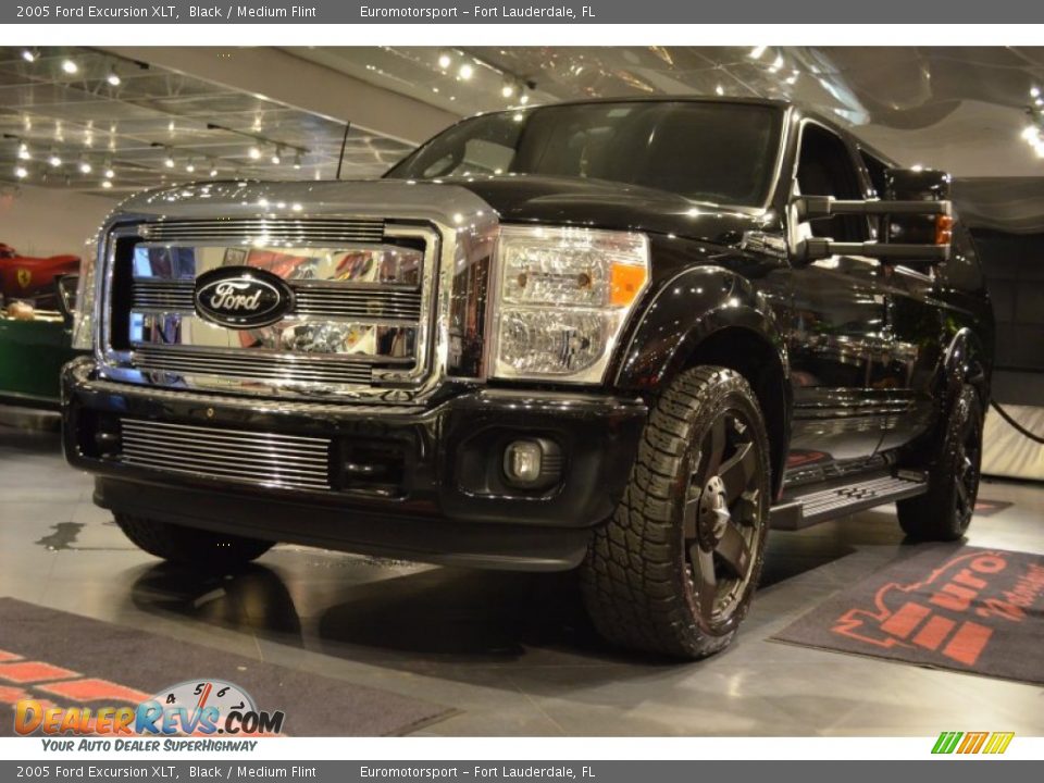 2005 Ford Excursion XLT Black / Medium Flint Photo #39