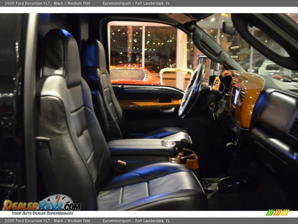 2005 Ford Excursion XLT Black / Medium Flint Photo #41