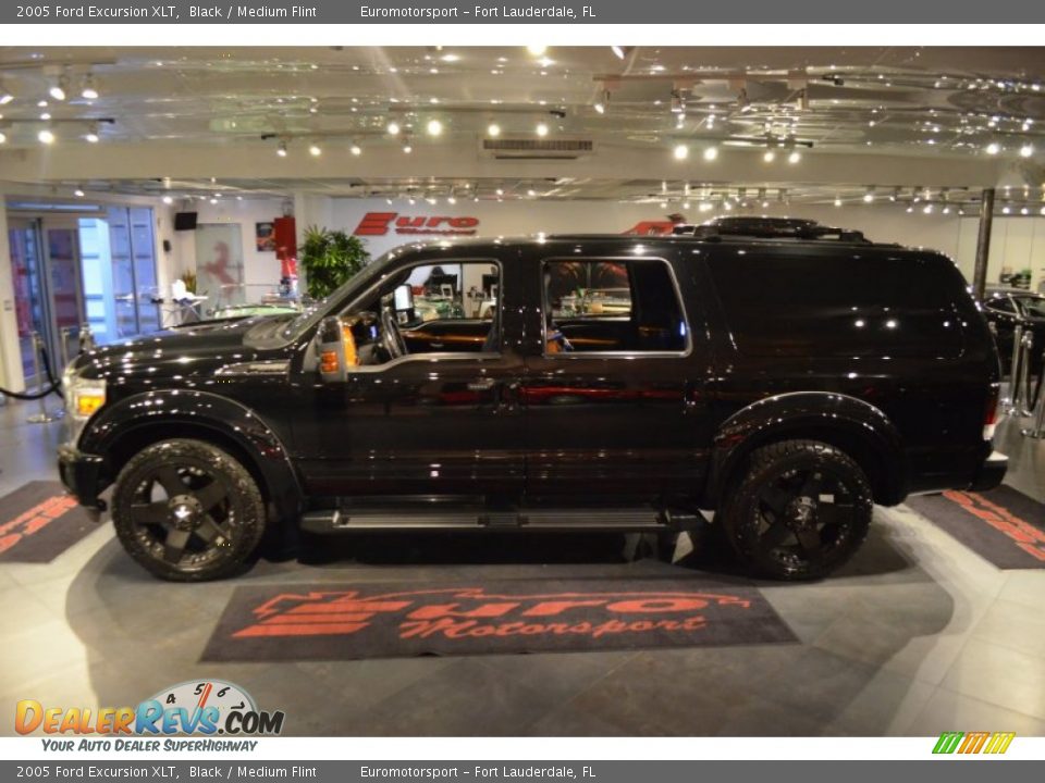 2005 Ford Excursion XLT Black / Medium Flint Photo #43