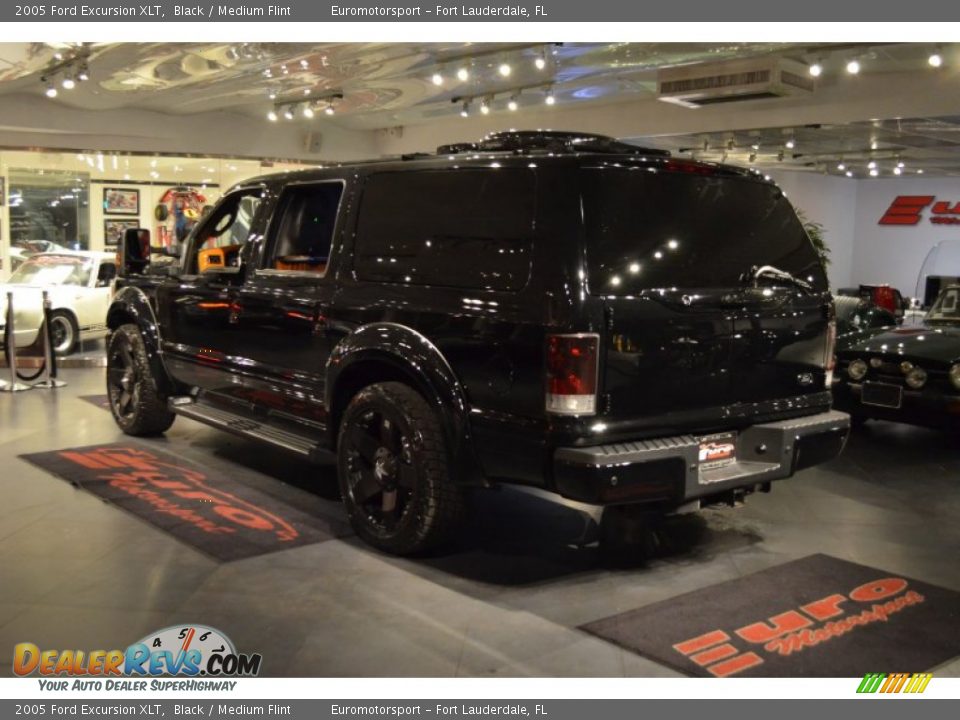 2005 Ford Excursion XLT Black / Medium Flint Photo #44