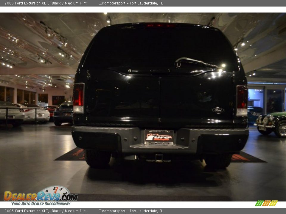 2005 Ford Excursion XLT Black / Medium Flint Photo #46
