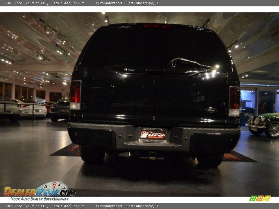 2005 Ford Excursion XLT Black / Medium Flint Photo #47