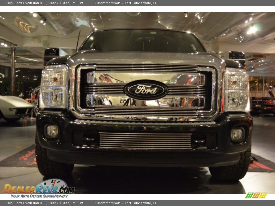 2005 Ford Excursion XLT Black / Medium Flint Photo #52